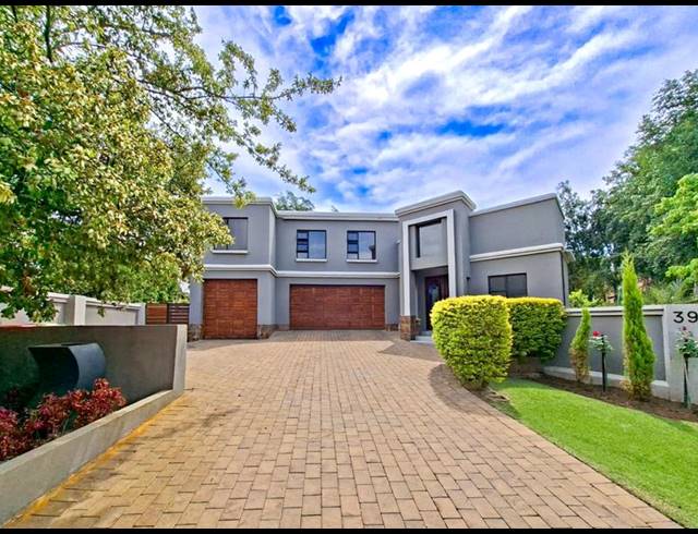 5 BEDROOM HOUSE FOR SALE IN MIDSTREAM ESTATE